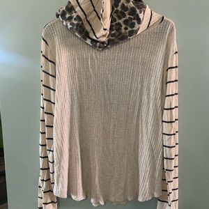 7th Ray long sleeved hooded shirt